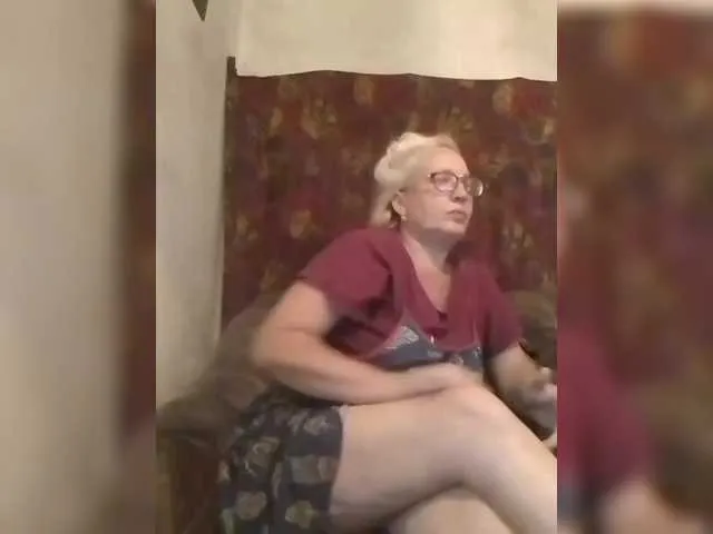 SelennaMoon – webcam model profile photo Image 2