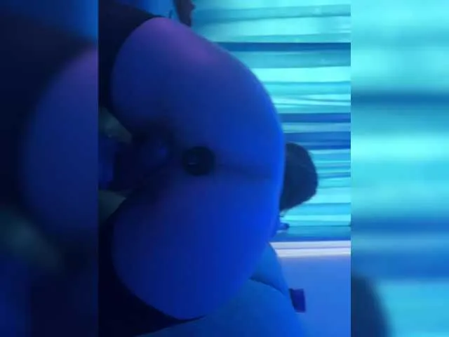 BlondeScarlettx – webcam model profile photo Image 2