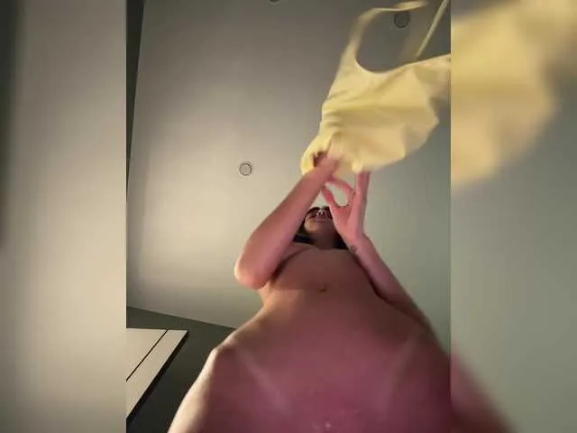 SusyBlair – webcam model profile photo Image 2