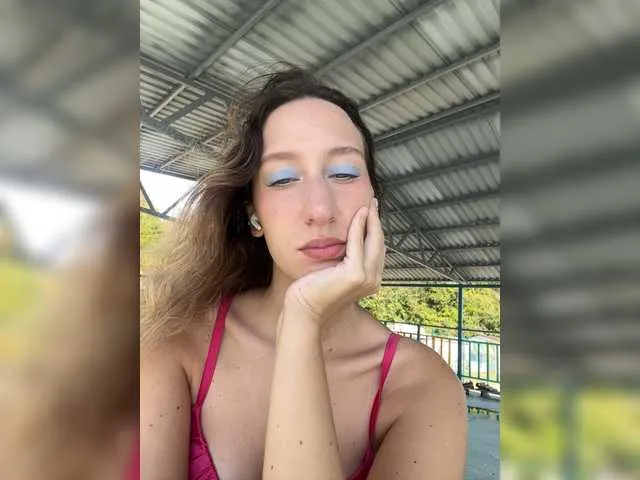 LoraDevine – webcam model profile photo Image 19