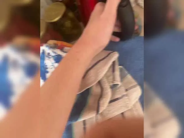 LoraDevine – webcam model profile photo Image 3