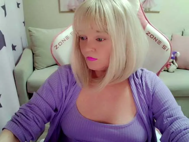 BabeBeth40 – webcam model profile photo Image 14