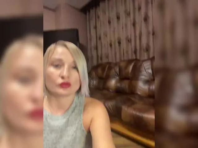 LadyFay – webcam model profile photo Image 15