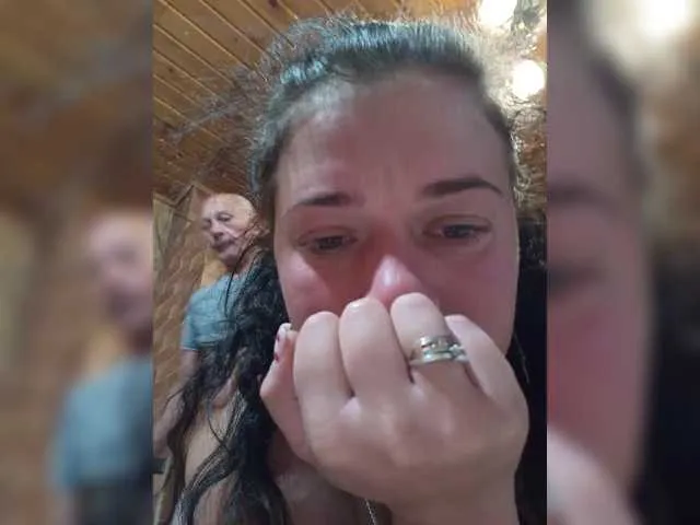 BrookeBratXO – webcam model profile photo Image 16