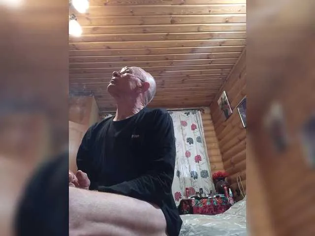 BrookeBratXO – webcam model profile photo Image 5