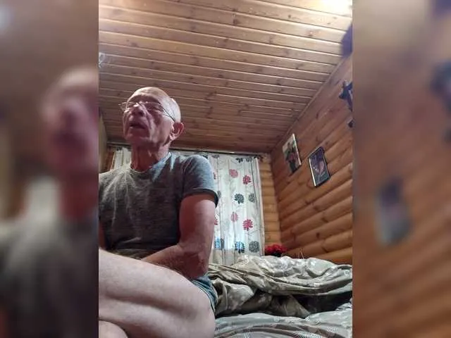 BrookeBratXO – webcam model profile photo Image 9