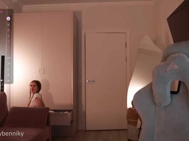 DoriDeluxe66 – webcam model profile photo Image 12