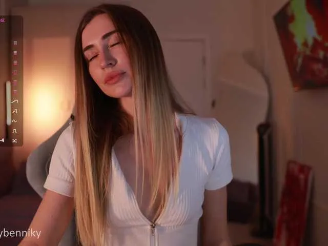 DoriDeluxe66 – webcam model profile photo Image 13