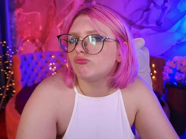 SusyBlair – webcam model profile photo Image 15