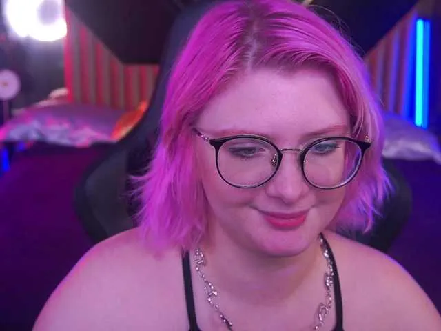 SusyBlair – webcam model profile photo Image 16