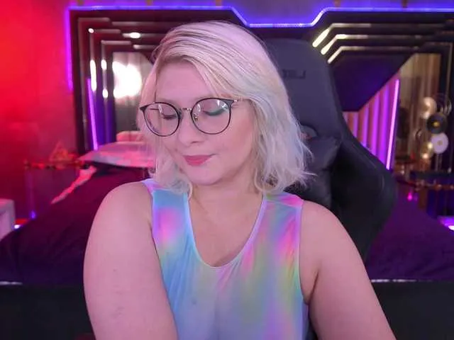 SusyBlair – webcam model profile photo Image 9