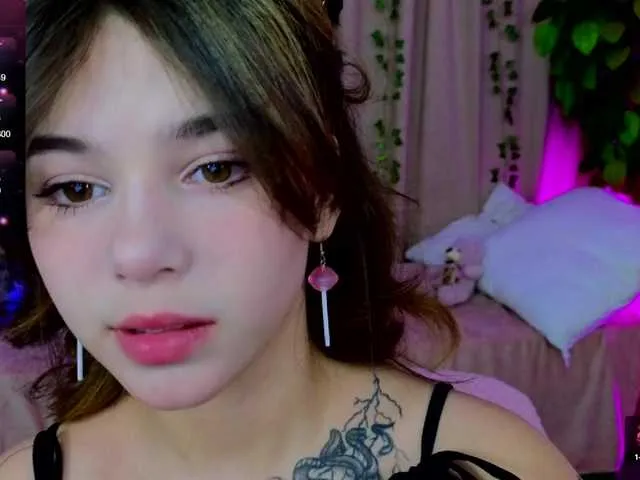 CoralineJones – webcam model profile photo