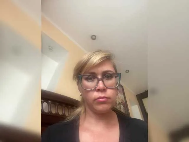 Crystal00Girl – webcam model profile photo