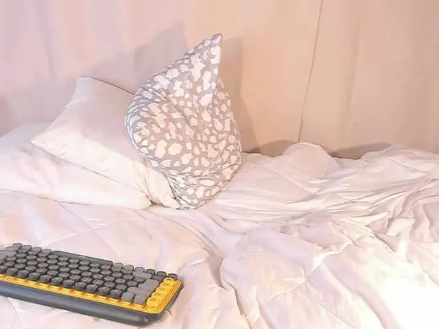 NurseTDoc – webcam model profile photo Image 9