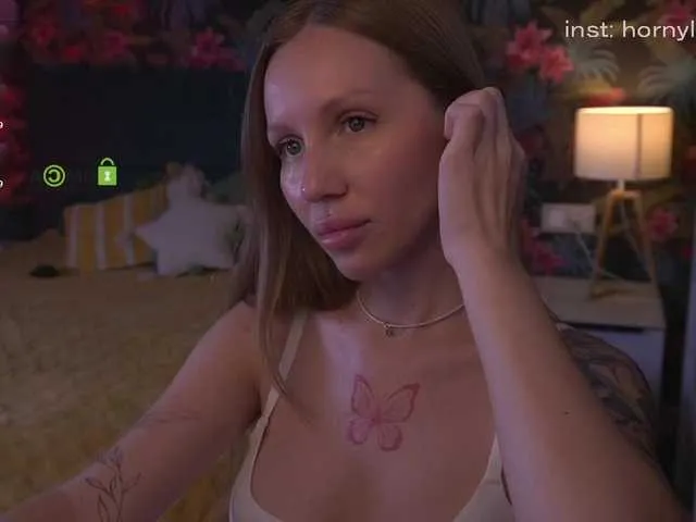 Hometwo1 – webcam model profile photo Image 4