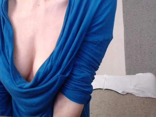 British_EmJess – webcam model profile photo Image 15