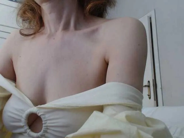 British_EmJess – webcam model profile photo Image 7