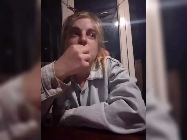 British_EmJess – webcam model profile photo Image 10