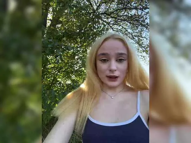 blondeangel_4u2 – webcam model profile photo Image 19