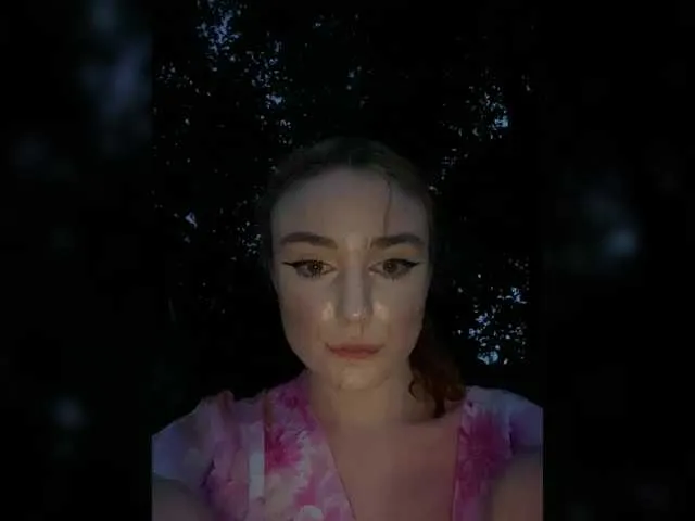 blondeangel_4u2 – webcam model profile photo Image 8