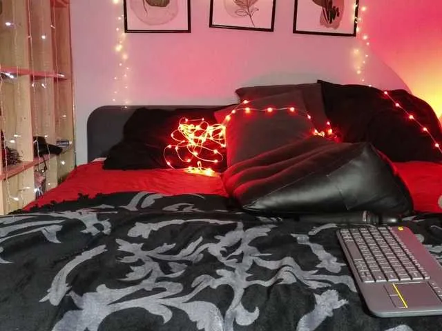 blondeangel_4u2 – webcam model profile photo Image 6