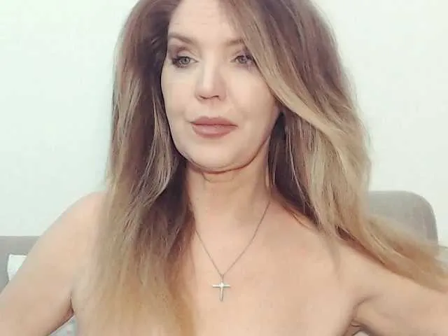 MidnightSeduction – webcam model profile photo Image 4