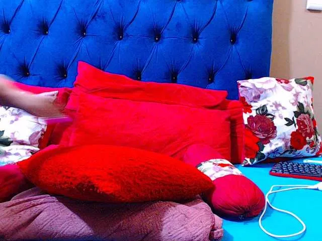 LorrySkye – webcam model profile photo Image 11