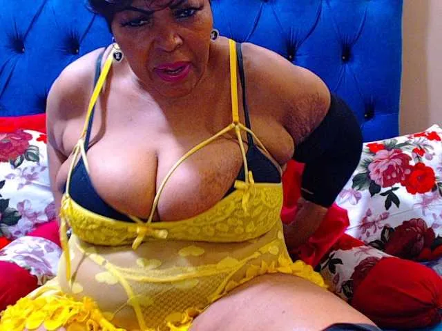 LorrySkye – webcam model profile photo Image 8