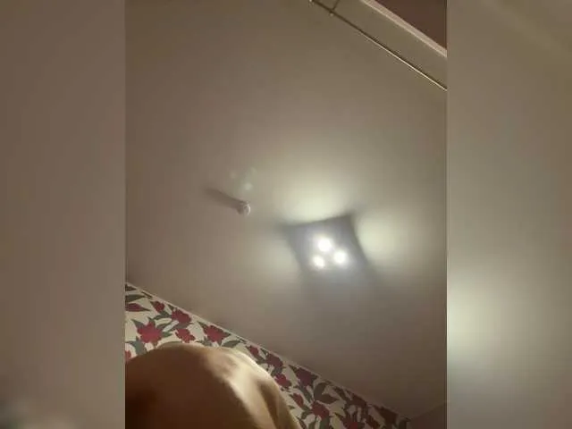 Masya1996 – webcam model profile photo Image 4