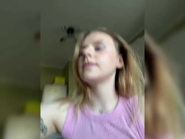 gravebabyxo – webcam model profile photo Image 2