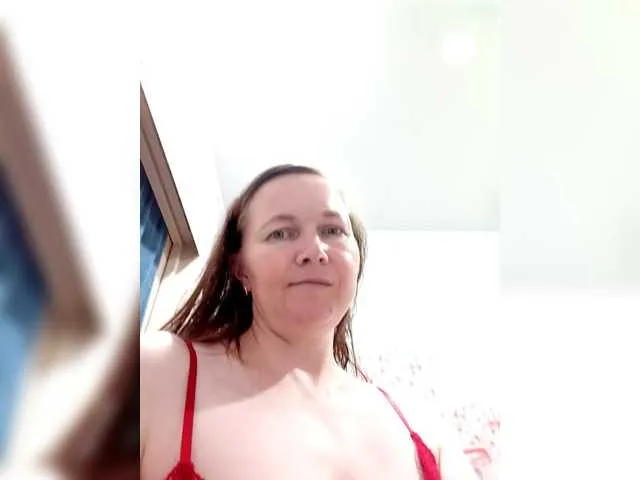 British_EmJess – webcam model profile photo Image 15