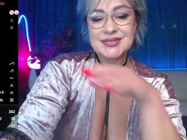 SusyBlair – webcam model profile photo Image 15