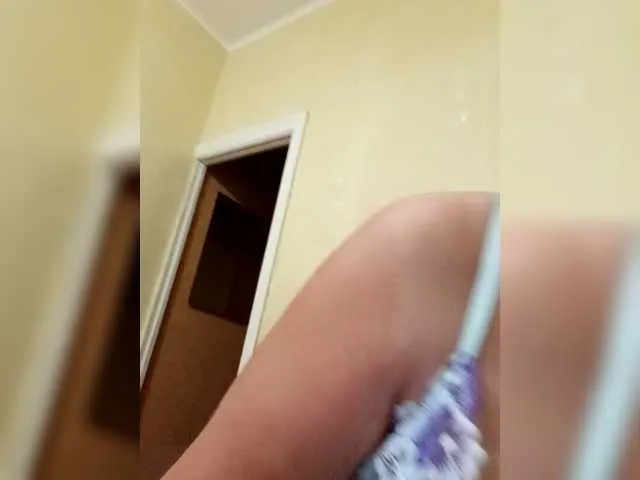 blondeangel_4u2 – webcam model profile photo Image 18