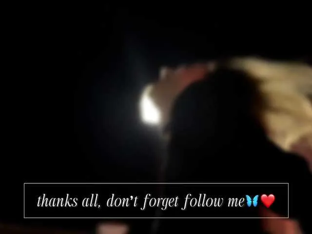 BlondeScarlettx – webcam model profile photo Image 5