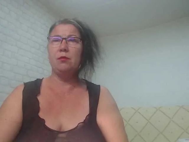 British_EmJess – webcam model profile photo Image 10