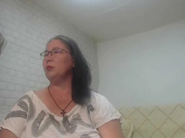 British_EmJess – webcam model profile photo Image 2