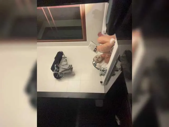 KateDivineUK – webcam model profile photo Image 9