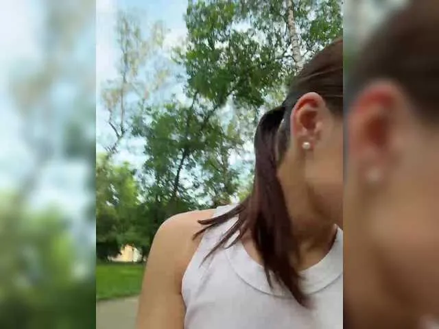 LoveCatsuit – webcam model profile photo Image 3