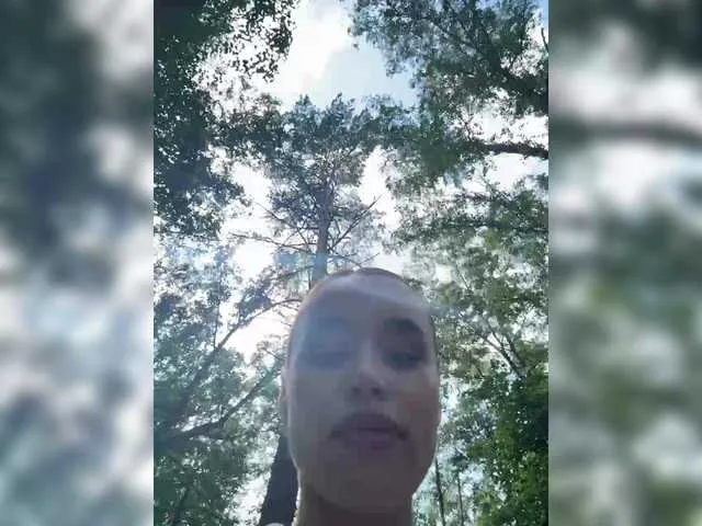 LoveCatsuit – webcam model profile photo Image 7