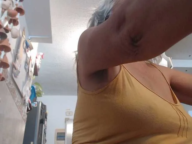 bunny_blonde – webcam model profile photo Image 10