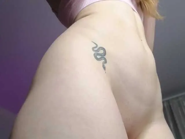 SusyBlair – webcam model profile photo Image 13