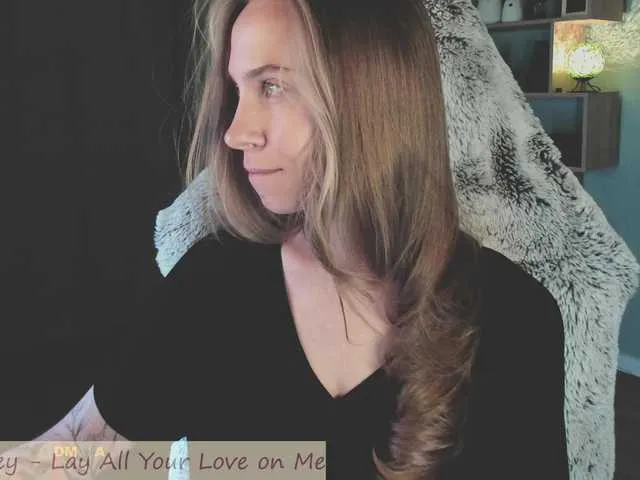 MiaTonyy – webcam model profile photo Image 9