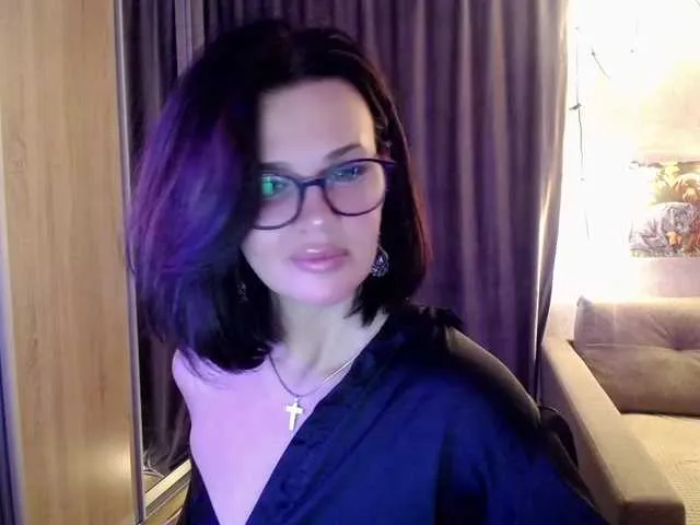 SelennaMoon – webcam model profile photo Image 3