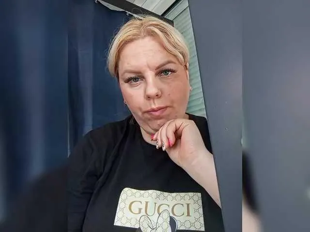 BlondeScarlettx – webcam model profile photo Image 10