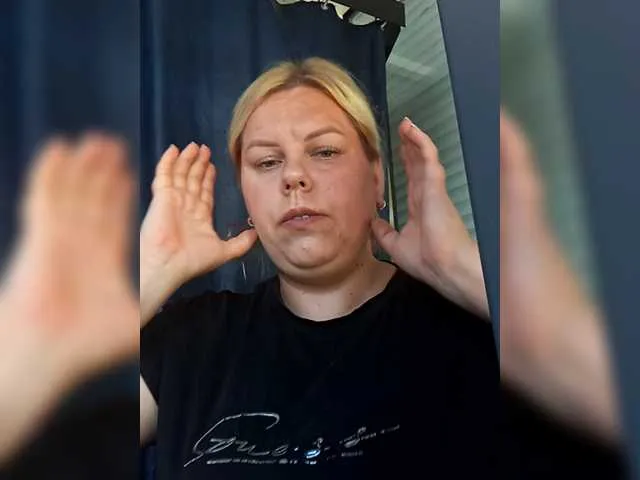 BlondeScarlettx – webcam model profile photo Image 15