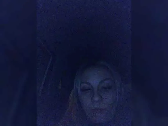 blondeangel_4u2 – webcam model profile photo Image 3