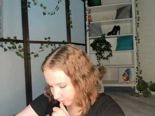 Chiaralovee – webcam model profile photo Image 5