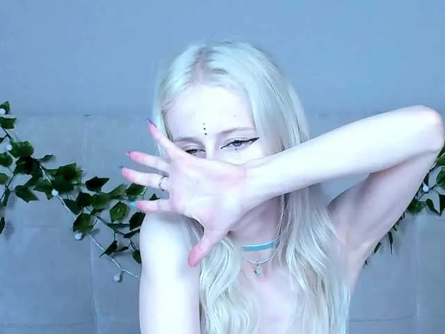 British_EmJess – webcam model profile photo Image 13