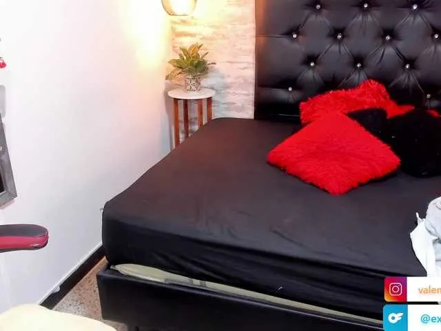 GoldenTeen20 – webcam model profile photo Image 13