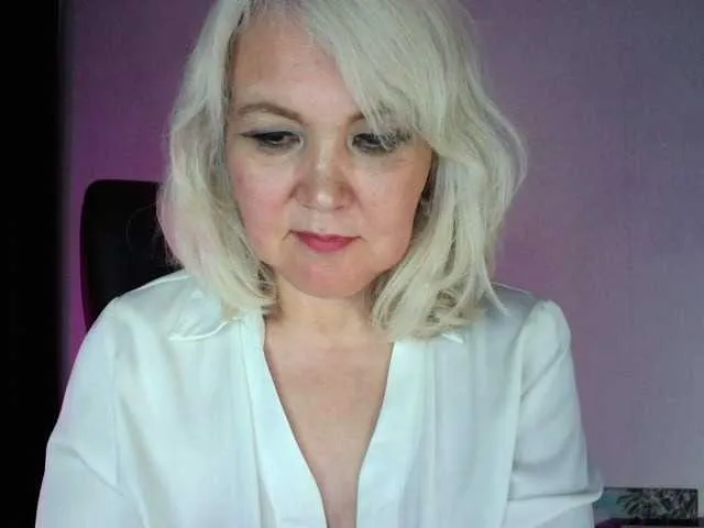 Olvia7985 – webcam model profile photo Image 4